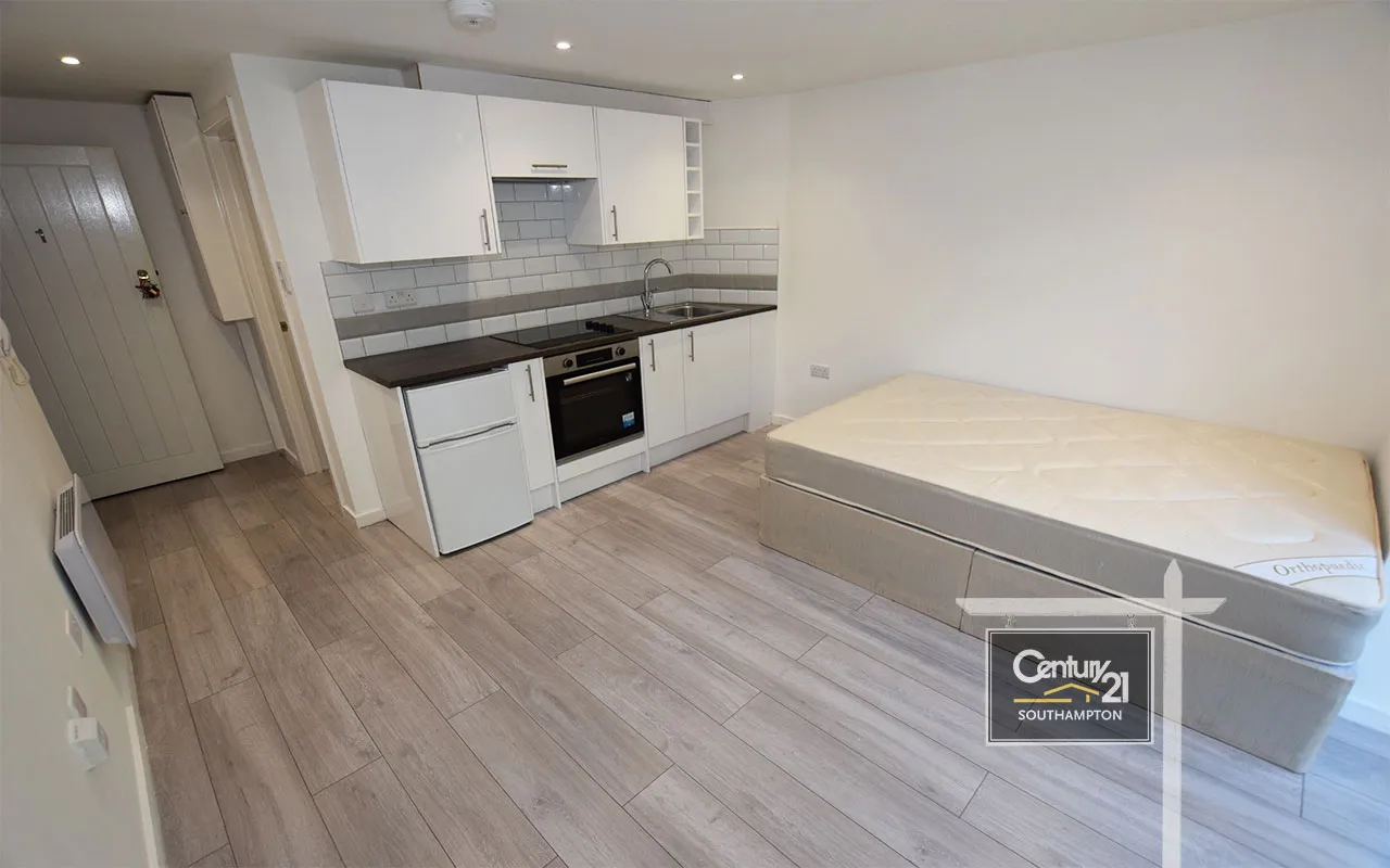 Canute Road, Southampton, SO14, photo 2