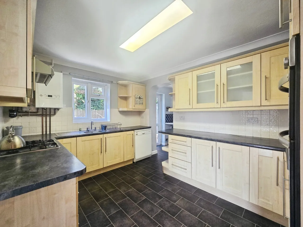 Homeleigh Crescent, Frimley Road, Ash Vale, Surrey, GU12 5PF, photo 4