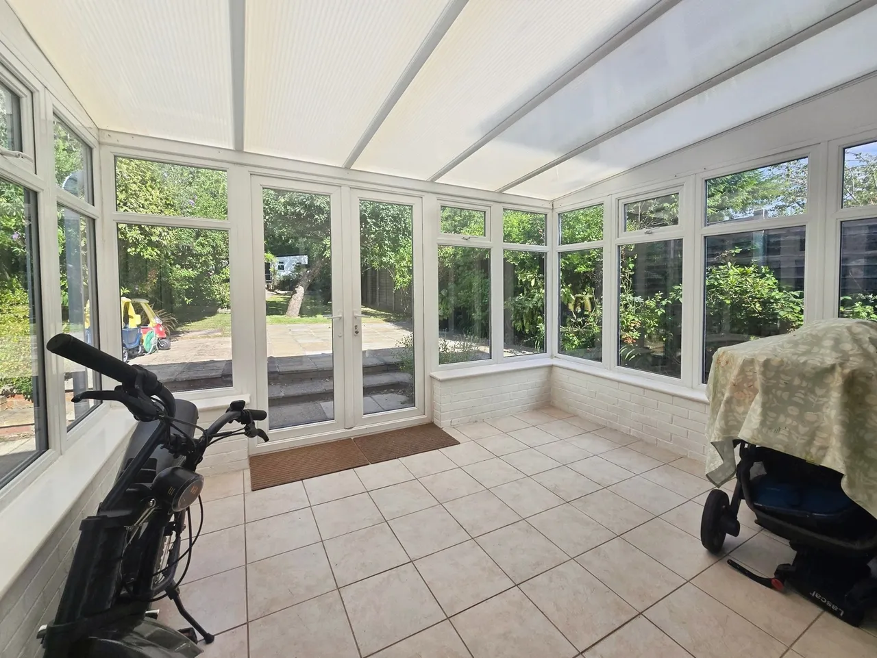 Homeleigh Crescent, Frimley Road, Ash Vale, Surrey, GU12 5PF, photo 6