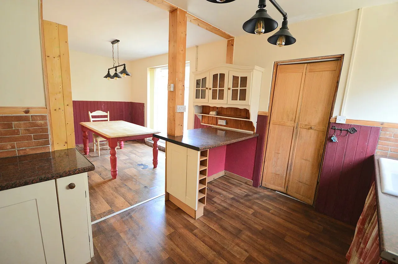 Heol Y Berllan, Crynant, SA10, photo 9