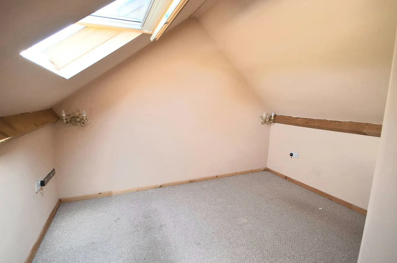 Heol Y Berllan, Crynant, SA10, photo 23