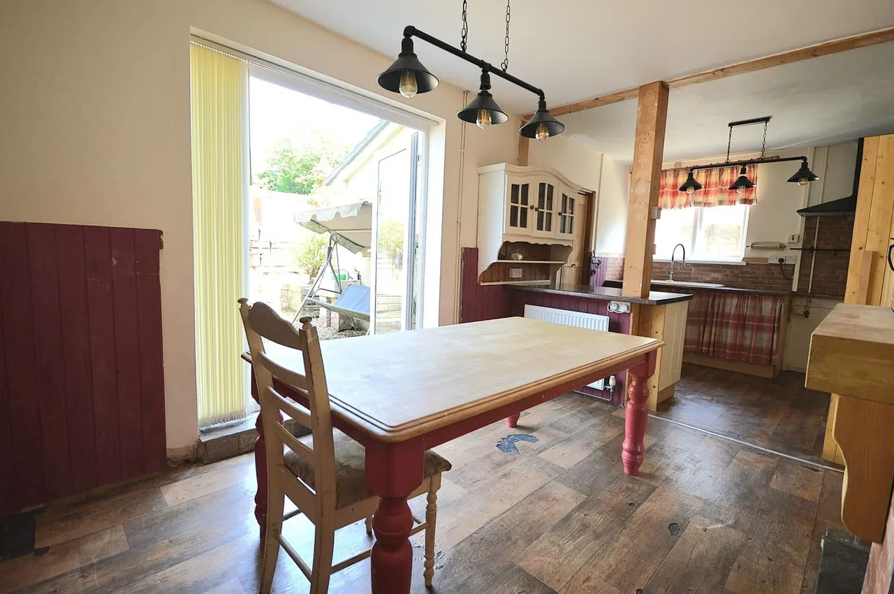 Heol Y Berllan, Crynant, SA10, photo 13