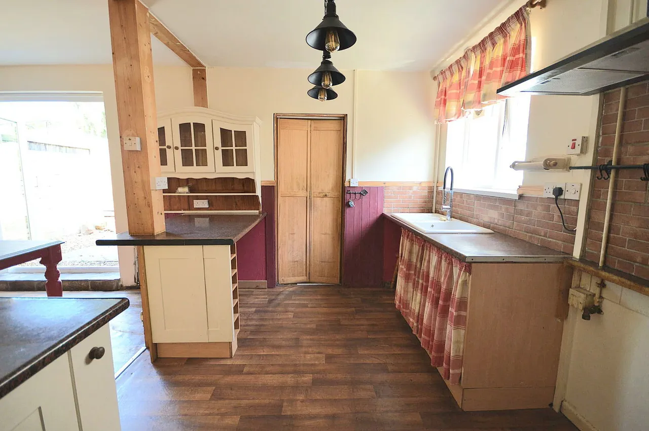 Heol Y Berllan, Crynant, SA10, photo 10
