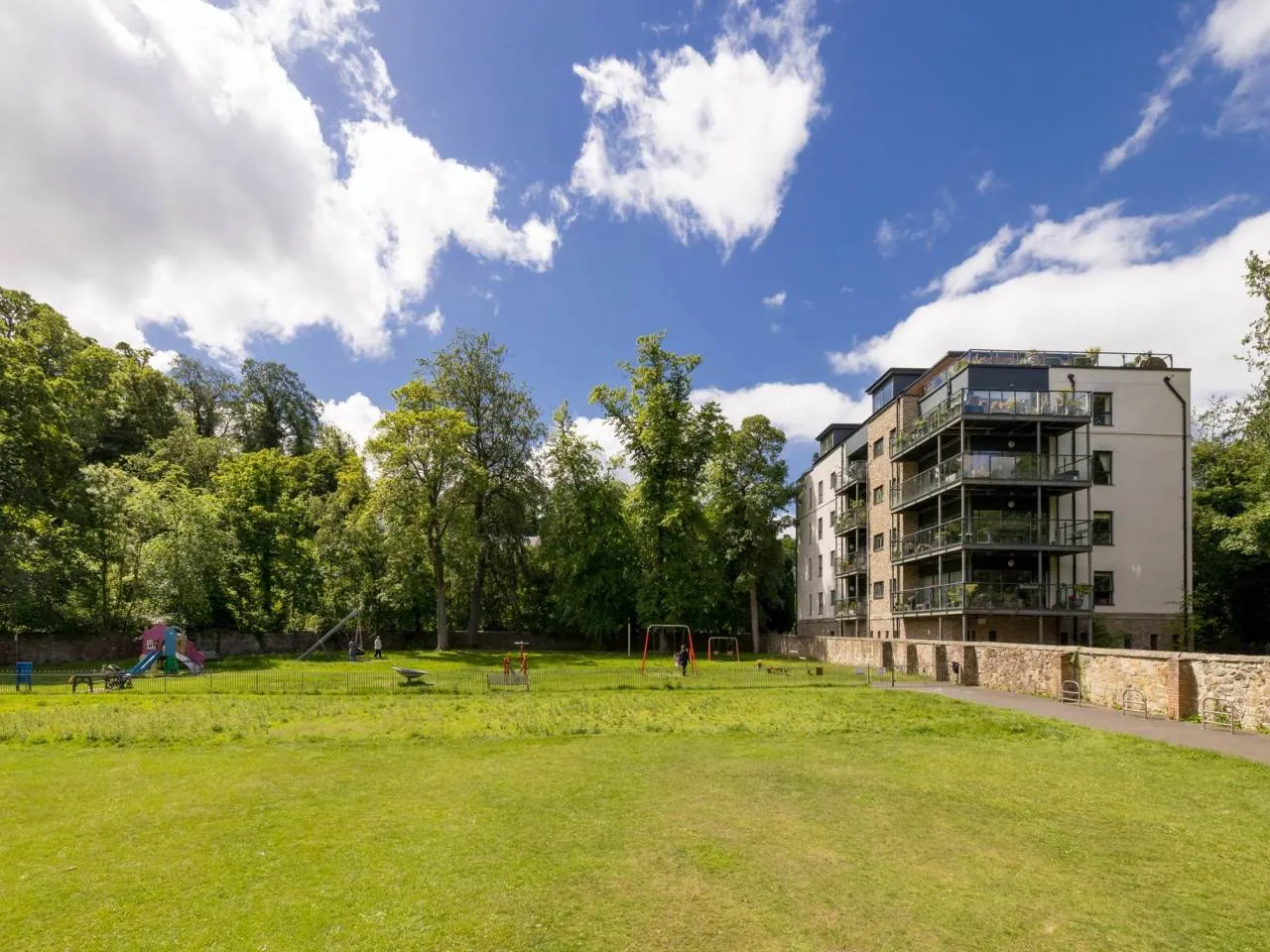 3 bed flat to rent, West Mill Road, Colinton, EH13