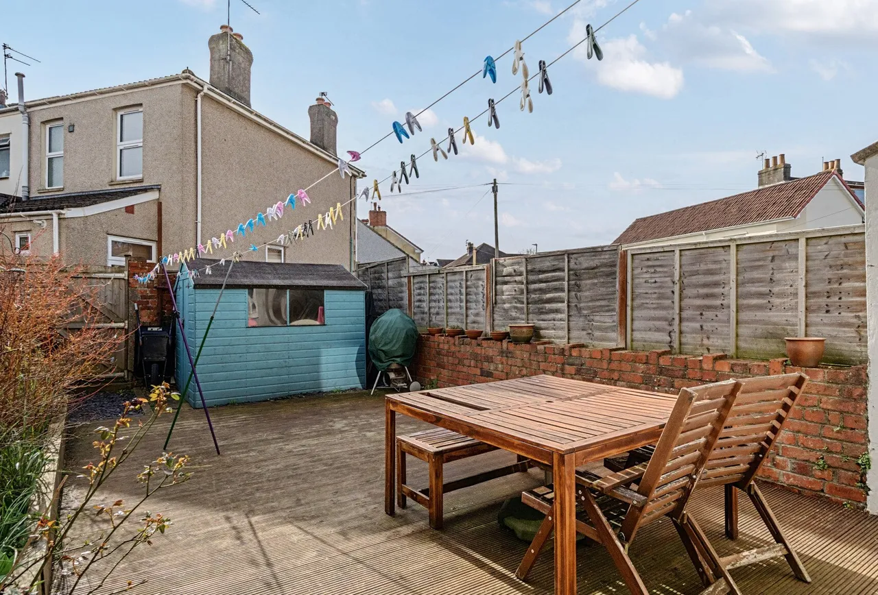 Downend Road, Gloucestershire, Downend, BS16 5UF, photo 8