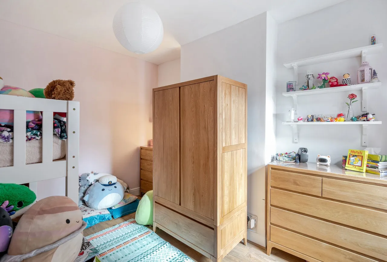 Downend Road, Gloucestershire, Downend, BS16 5UF, photo 12