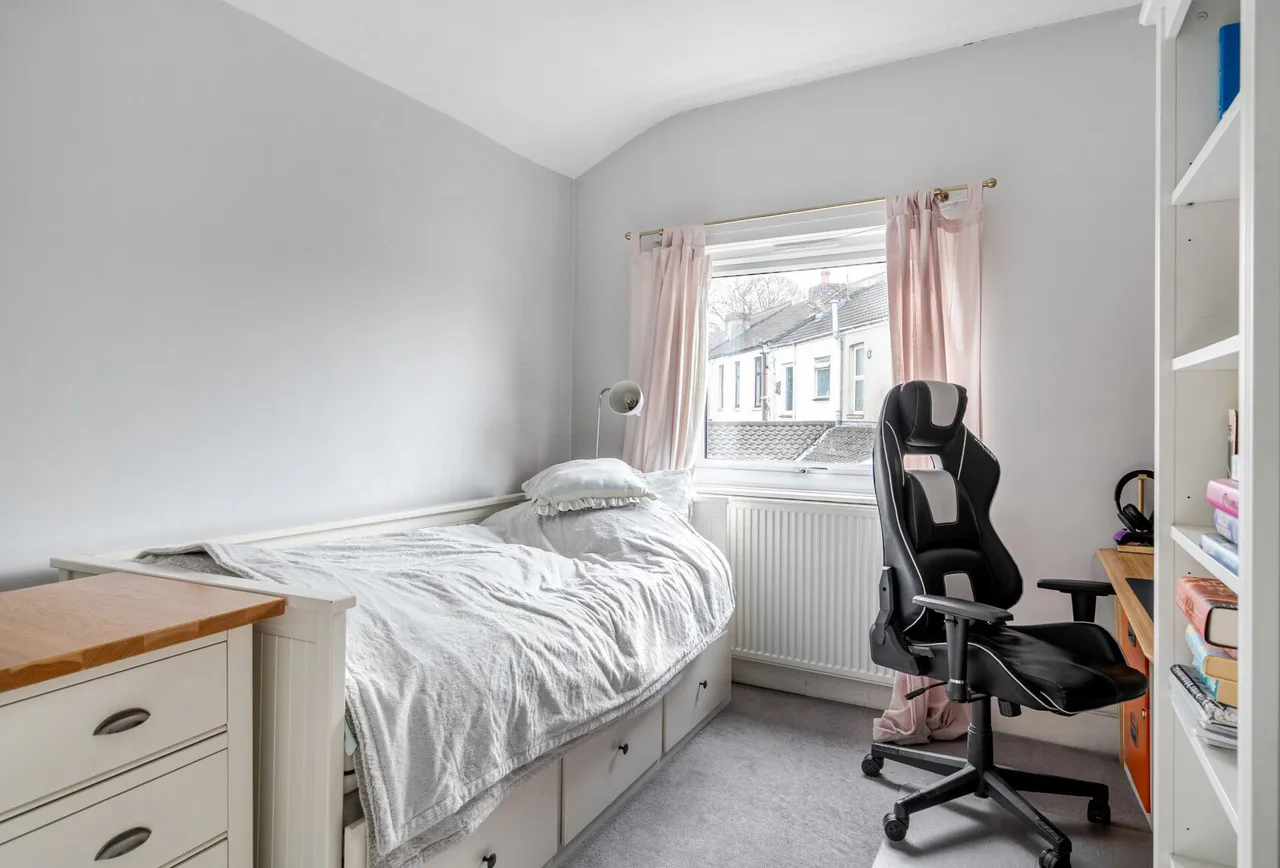 Downend Road, Gloucestershire, Downend, BS16 5UF, photo 14