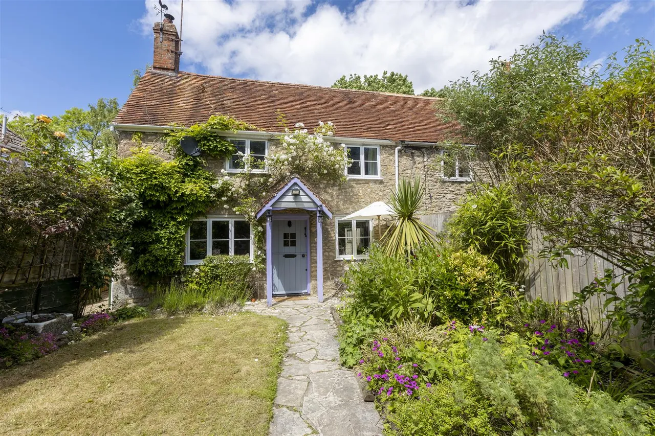 2 bed house for sale, Chaffeymoor Hill, Bourton