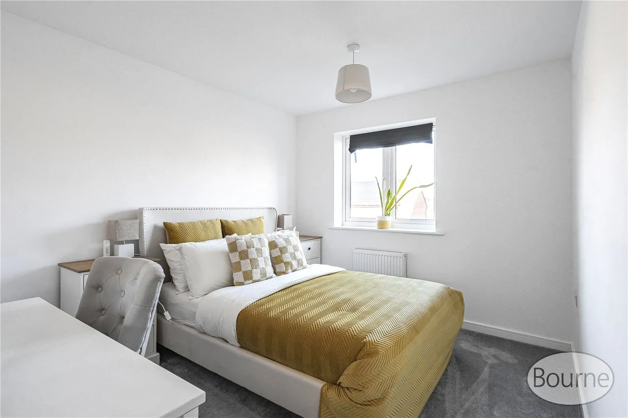 Vernon Drive, Tongham, GU10, photo 8