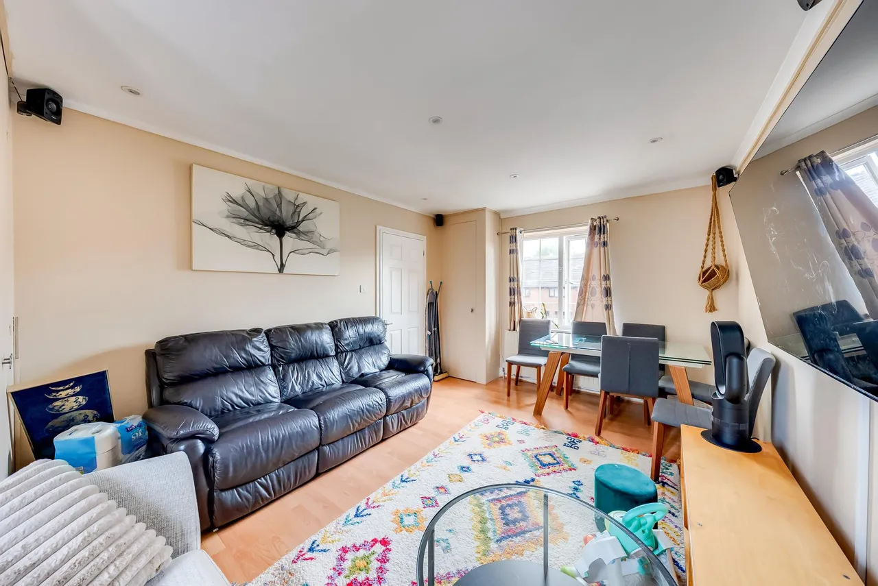 1 bed flat for sale, Moncrieff Close, London, E6
