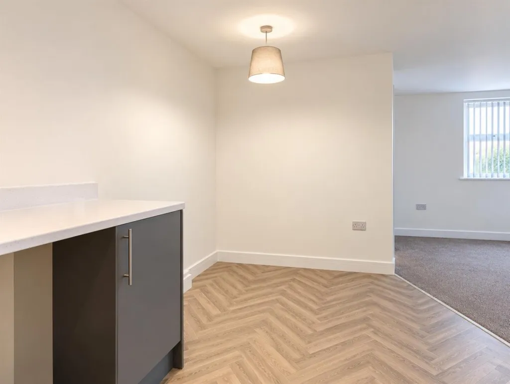 Standhill Road, Carlton, photo 12
