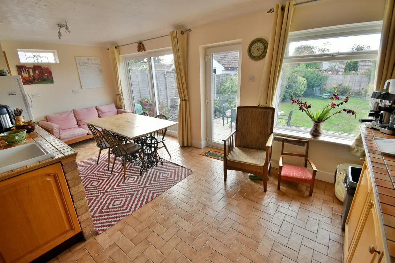 Glamis Avenue, BH10, photo 6