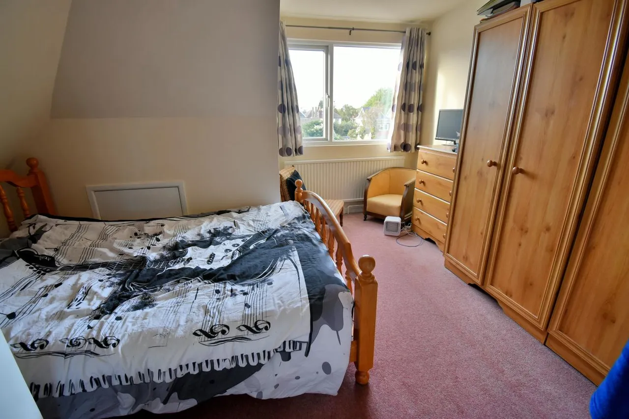 Glamis Avenue, BH10, photo 17
