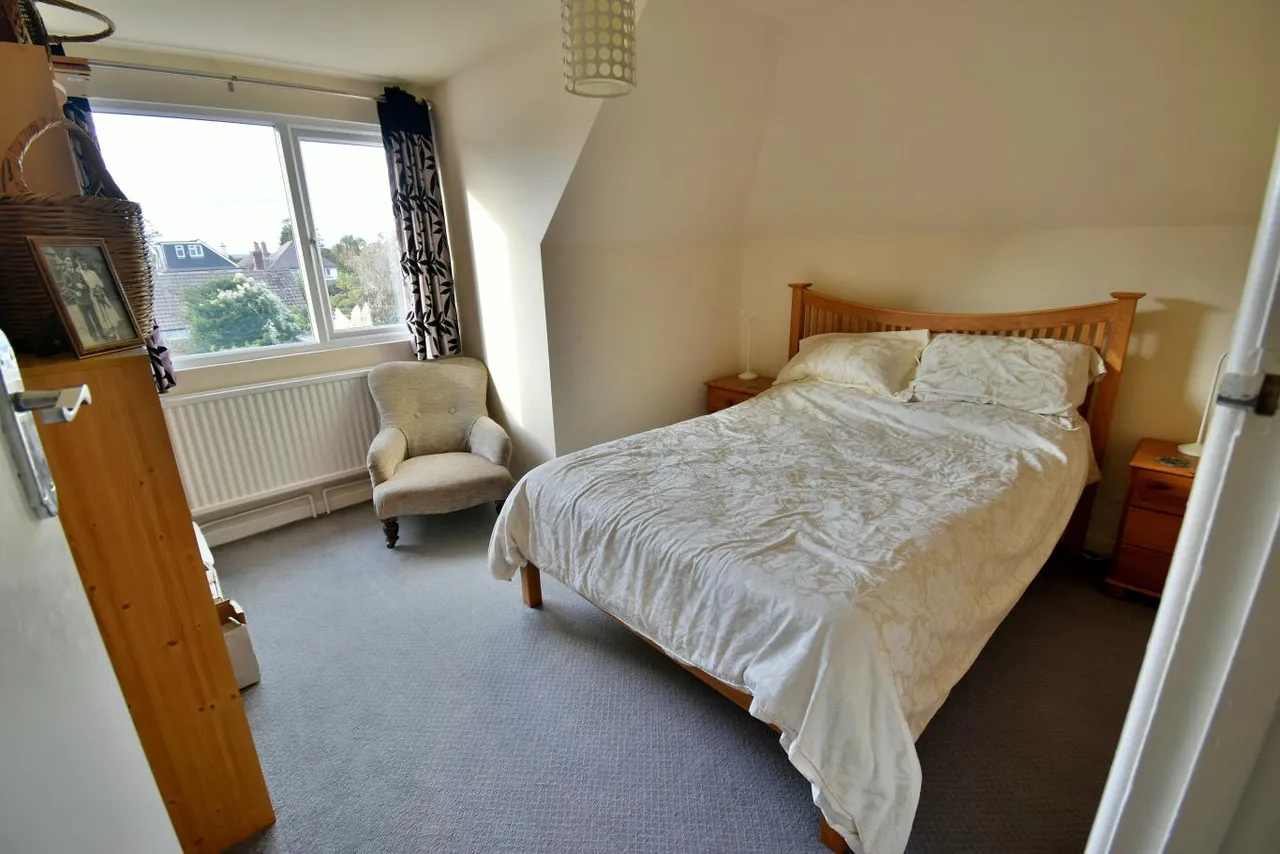 Glamis Avenue, BH10, photo 16