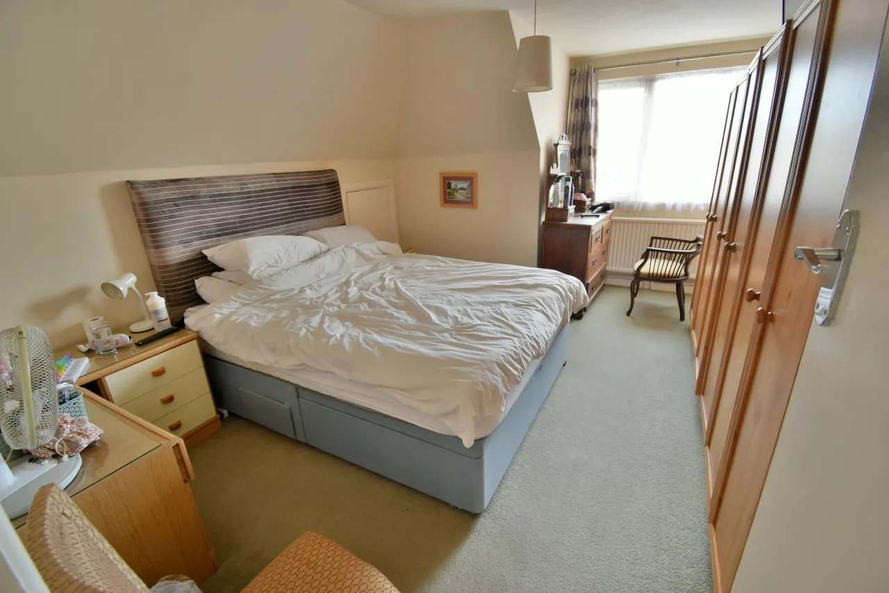Glamis Avenue, BH10, photo 15