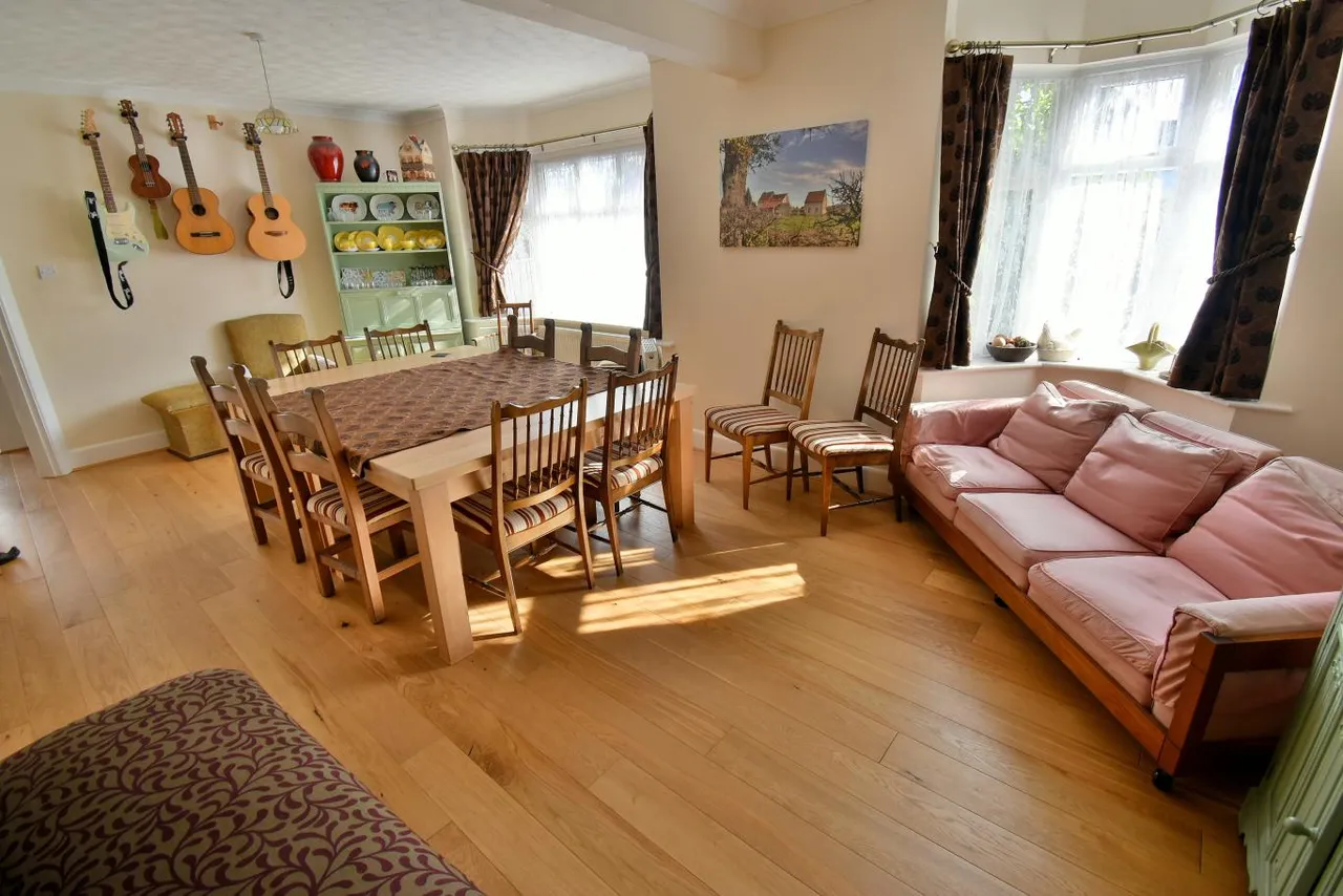 Glamis Avenue, BH10, photo 5