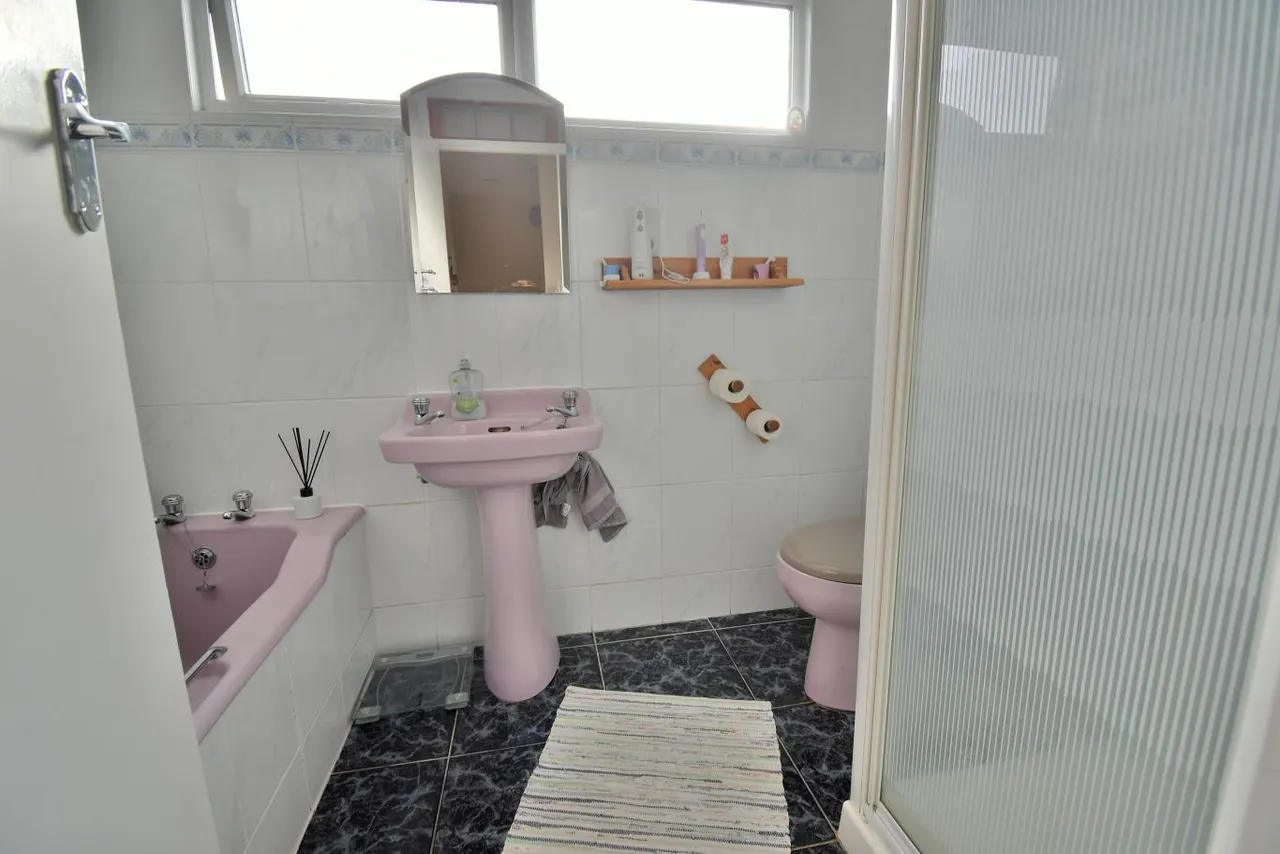 Glamis Avenue, BH10, photo 19