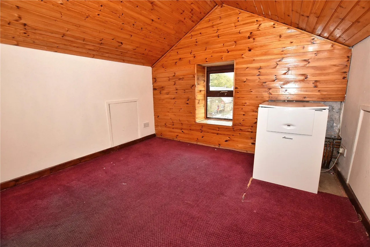Dinting Vale, Glossop, SK13, photo 22