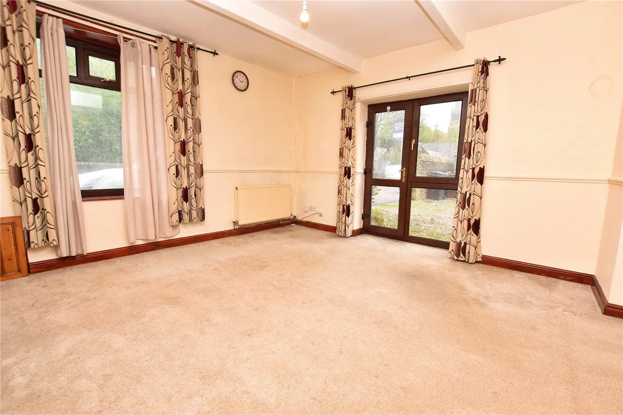 Dinting Vale, Glossop, SK13, photo 6