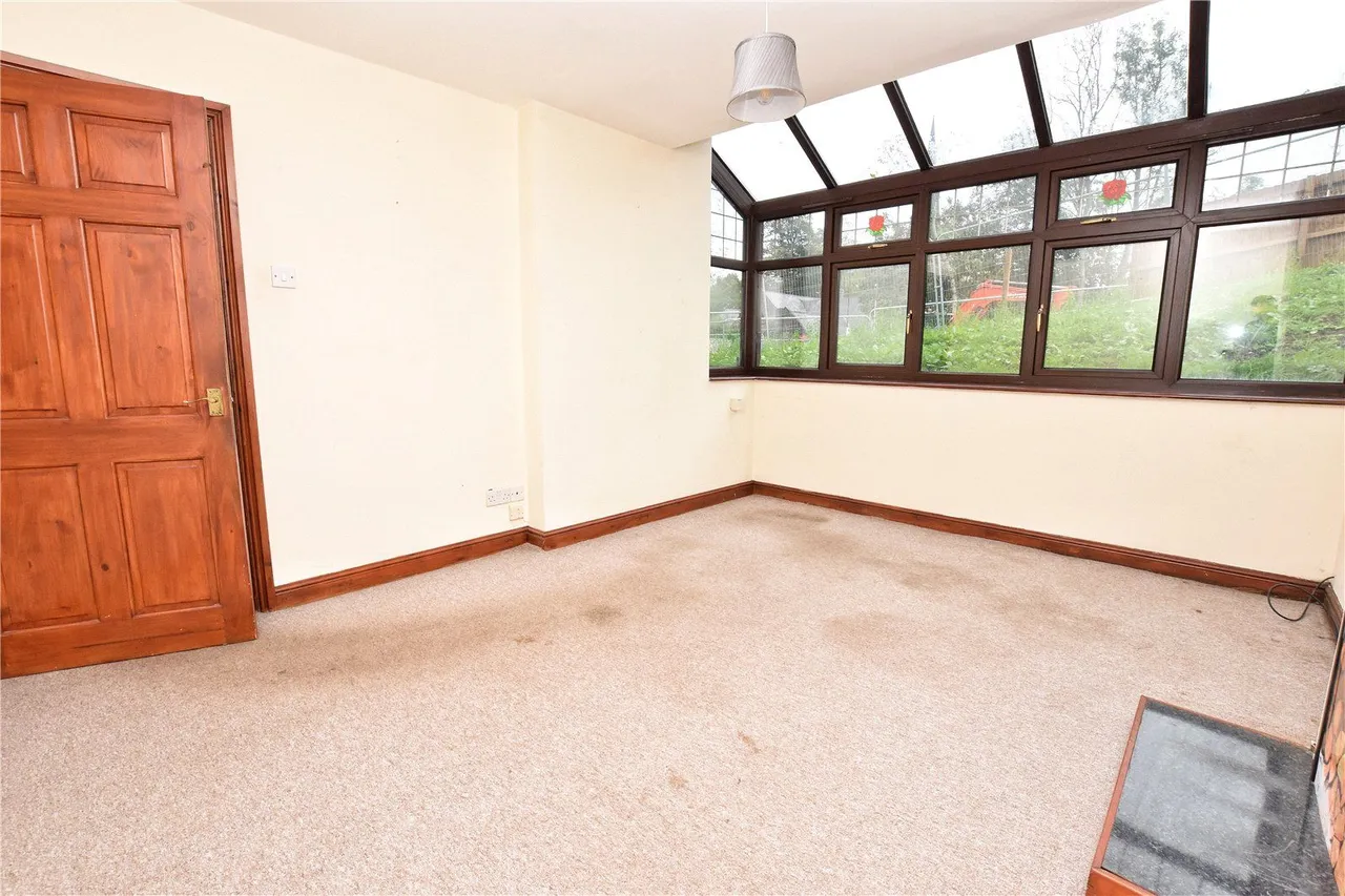 Dinting Vale, Glossop, SK13, photo 12