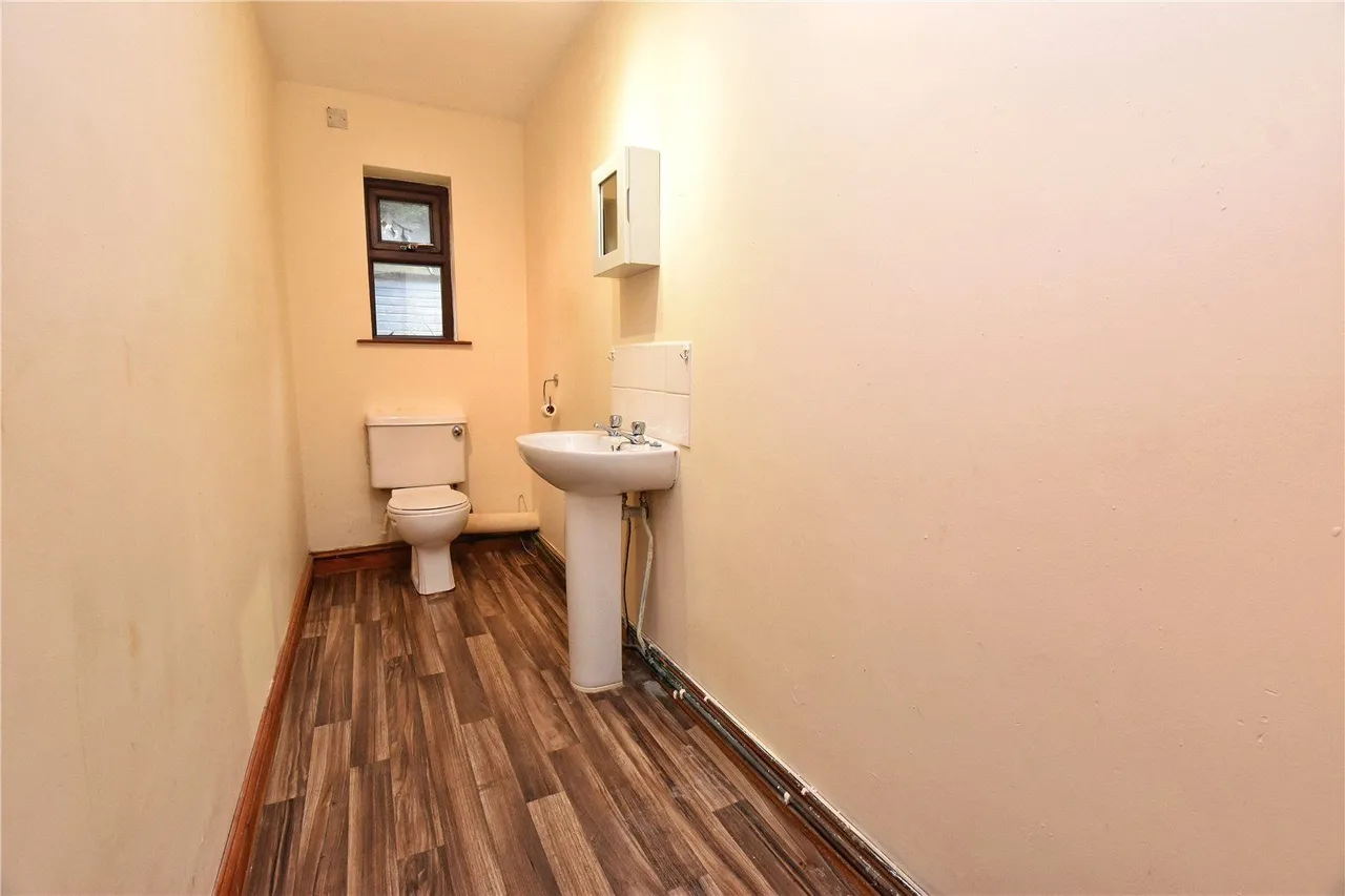 Dinting Vale, Glossop, SK13, photo 10