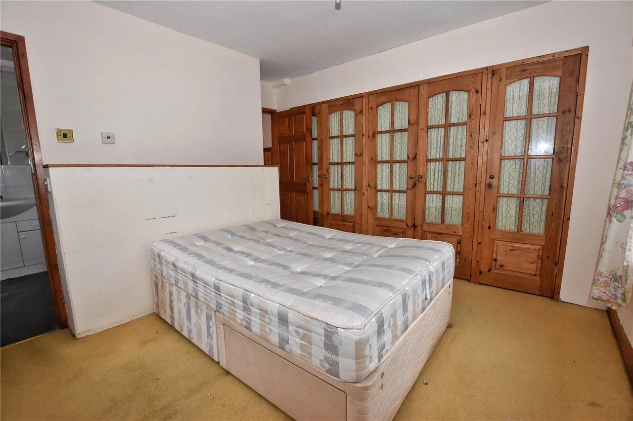 Dinting Vale, Glossop, SK13, photo 17