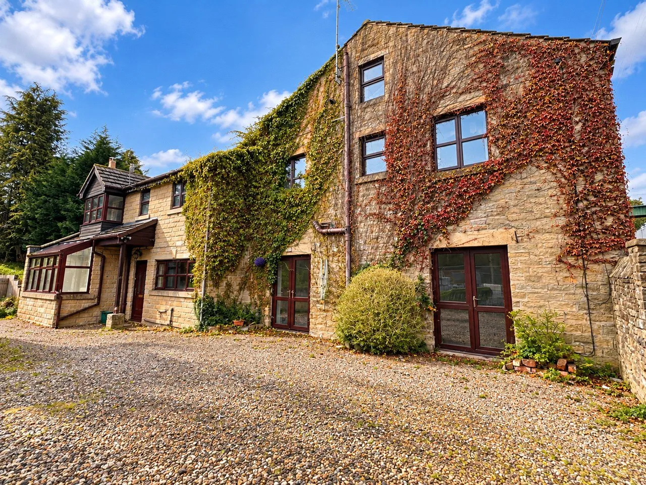 Dinting Vale, Glossop, SK13, photo 2