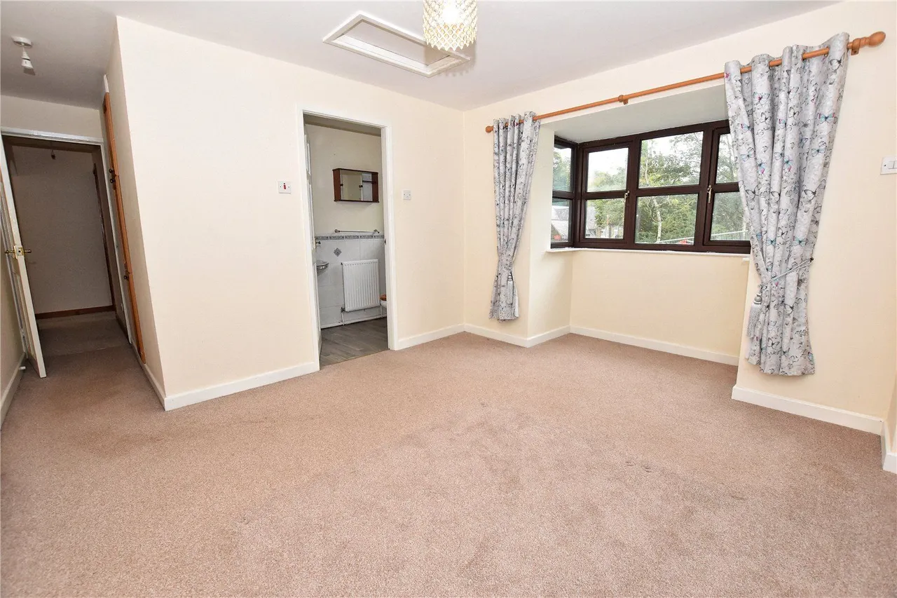 Dinting Vale, Glossop, SK13, photo 13
