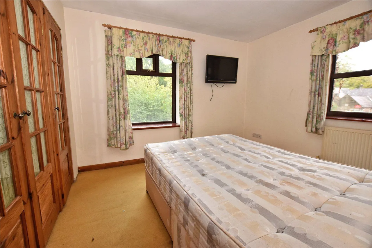Dinting Vale, Glossop, SK13, photo 16