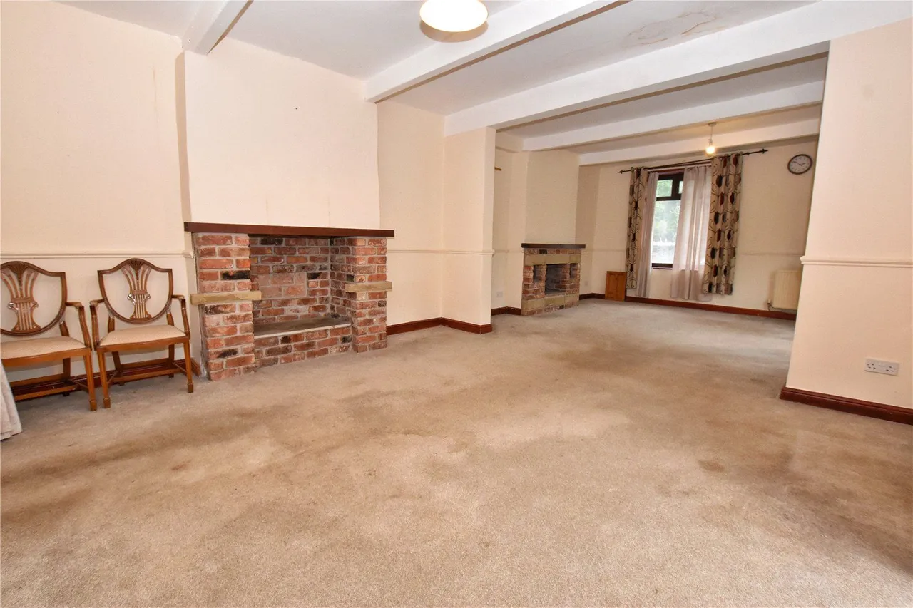 Dinting Vale, Glossop, SK13, photo 3