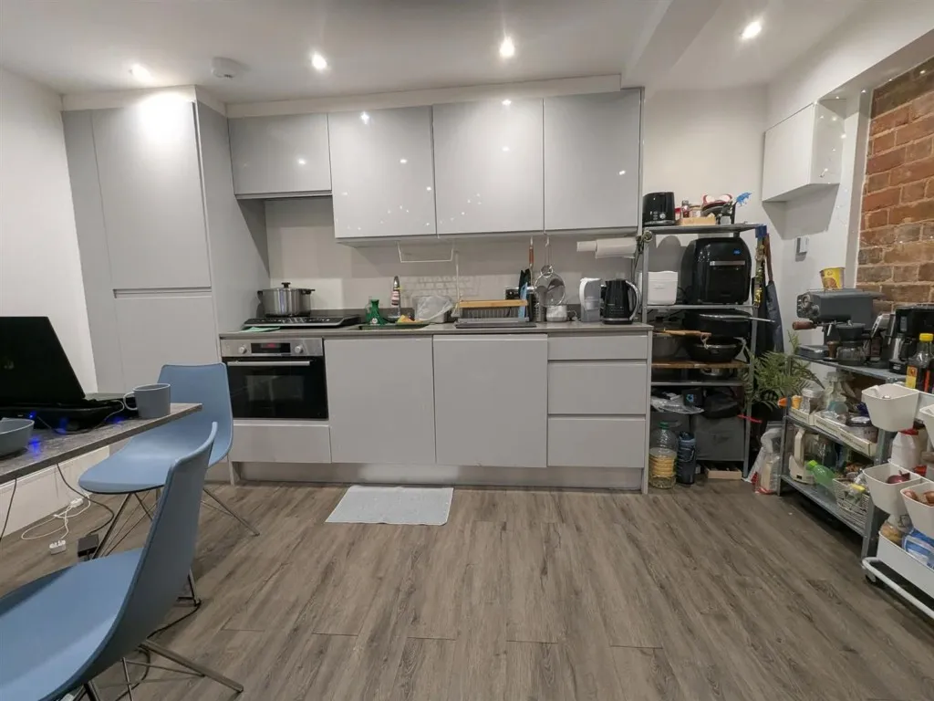 2 bed flat to rent, Friar Street, Reading, RG1
