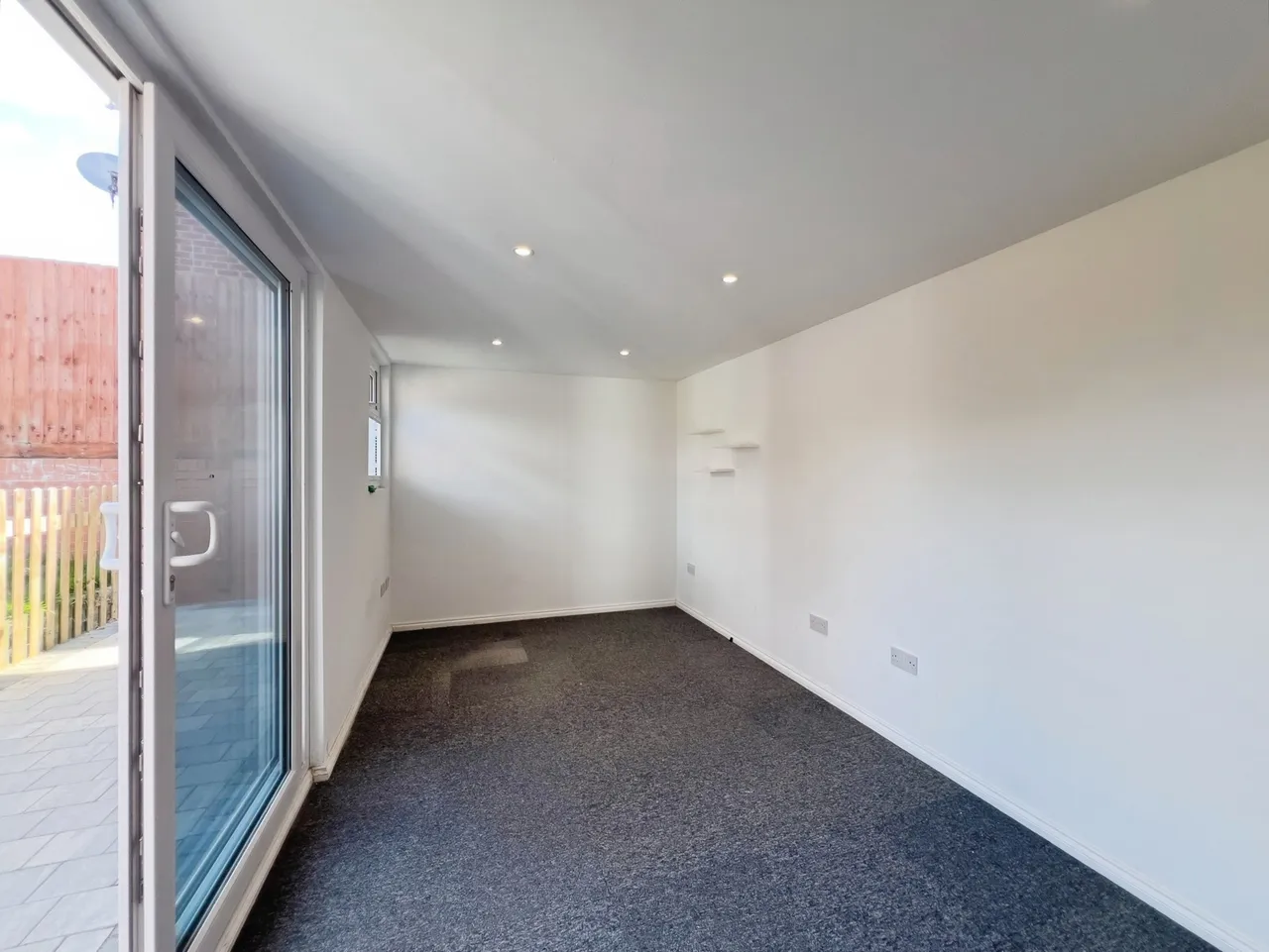 Banks Road, Badsey, WR11, photo 5