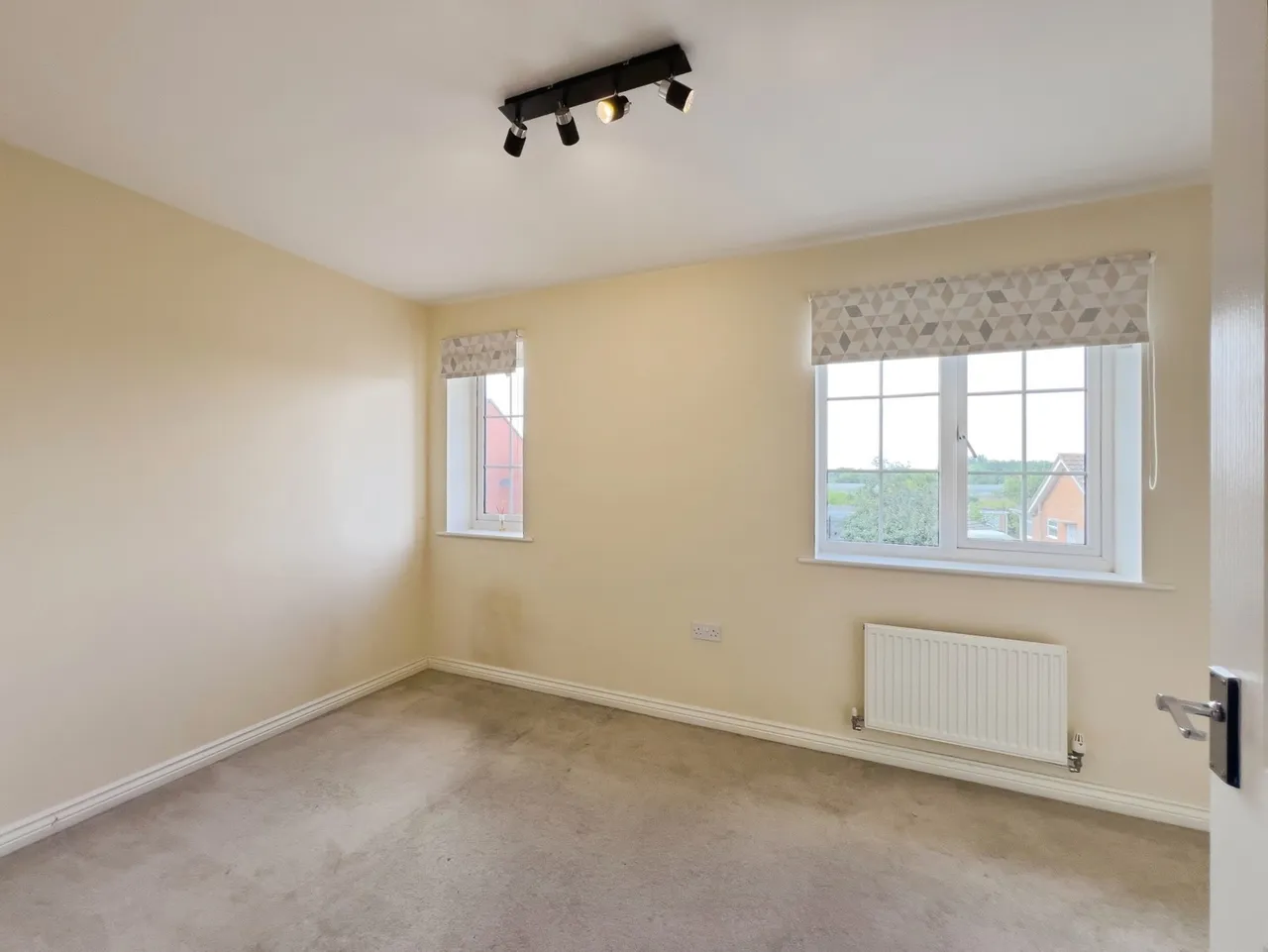 Banks Road, Badsey, WR11, photo 8