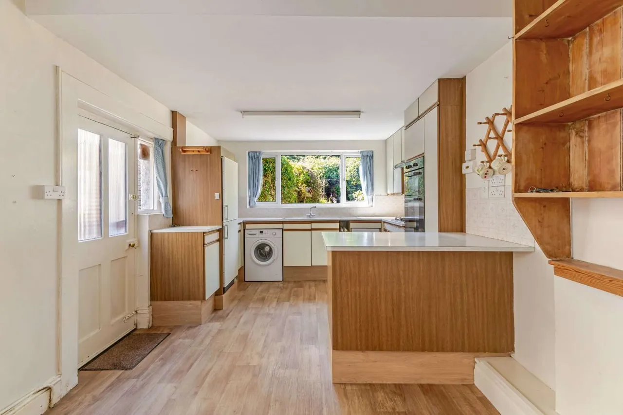 Penn Hill Avenue, Poole, Dorset, BH14 9LZ, photo 6