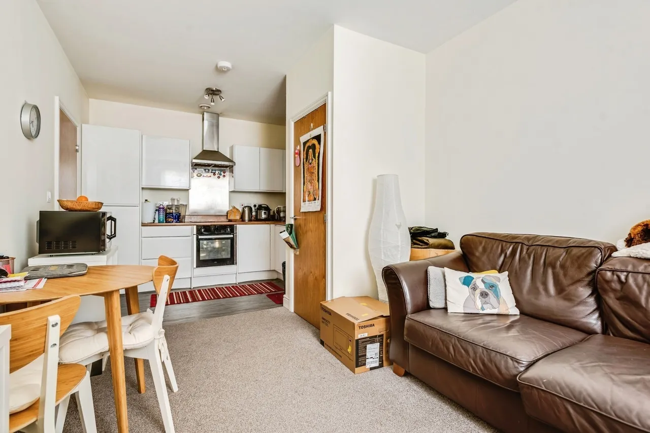 Farnsby Street, SWINDON, Wiltshire, SN1, photo 3
