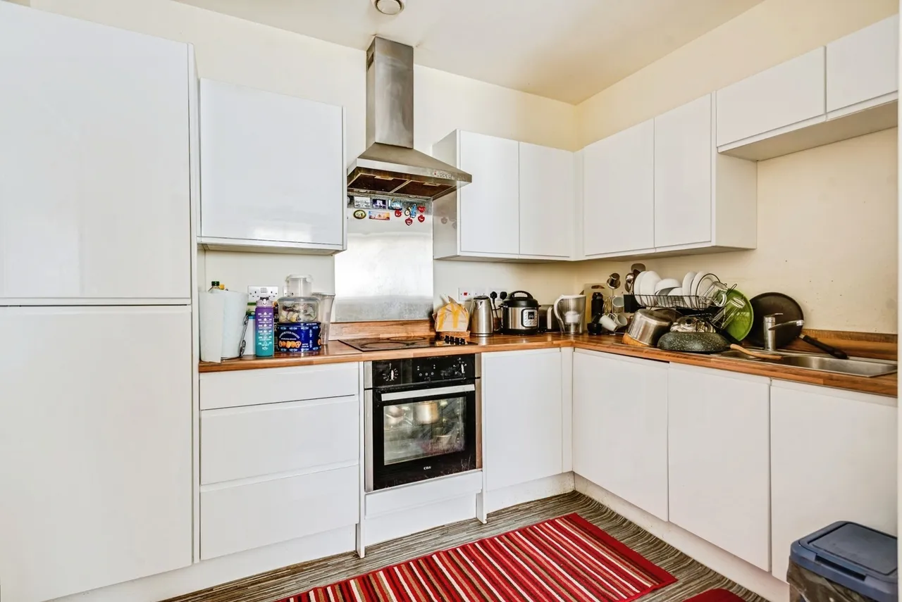 Farnsby Street, SWINDON, Wiltshire, SN1, photo 2