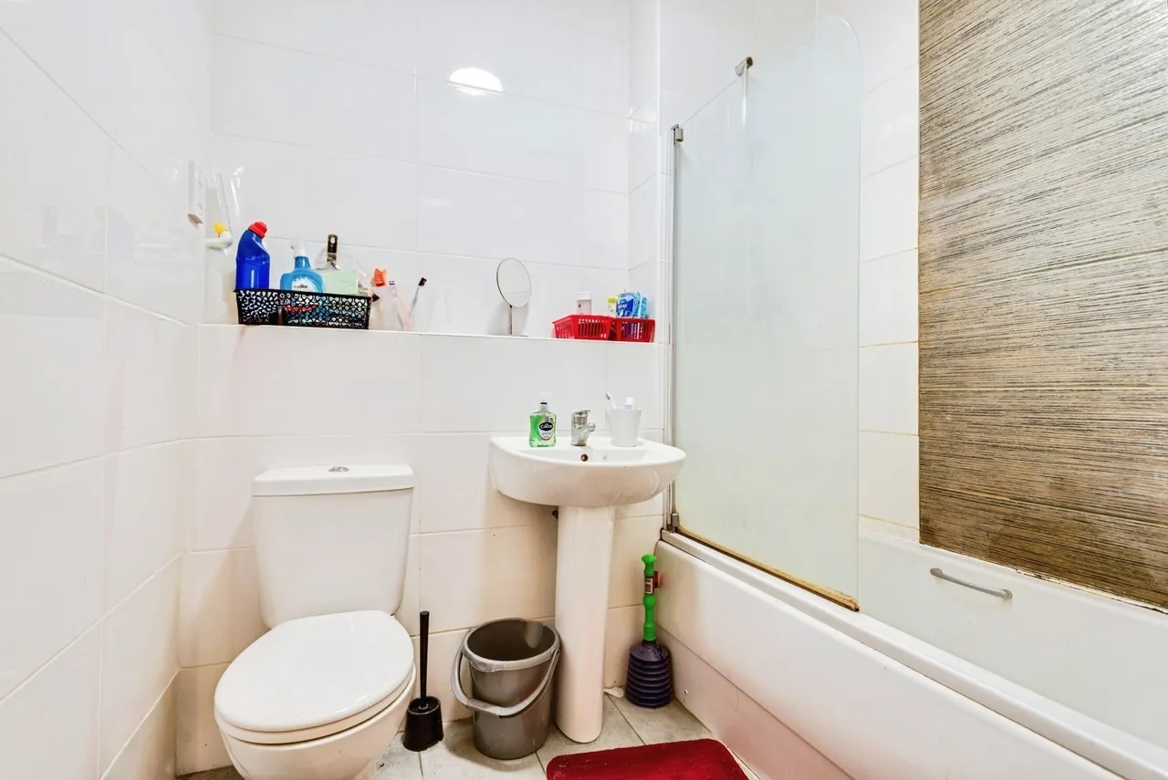 Farnsby Street, SWINDON, Wiltshire, SN1, photo 8