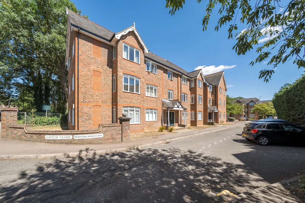 Latium Close, Holywell Hill, St. Alba..., photo 9