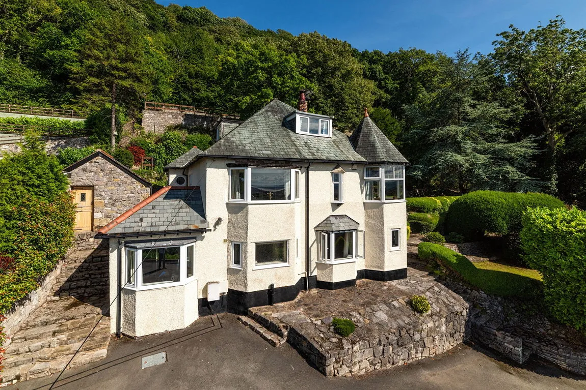 5 bed house for sale — Bishopswood Road, Prestatyn, LL19 9PL