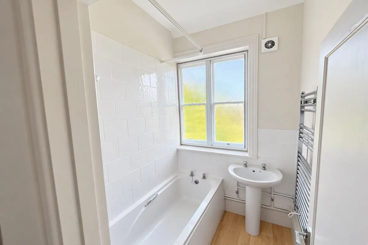 North Street, Tillingham, CM0, photo 3
