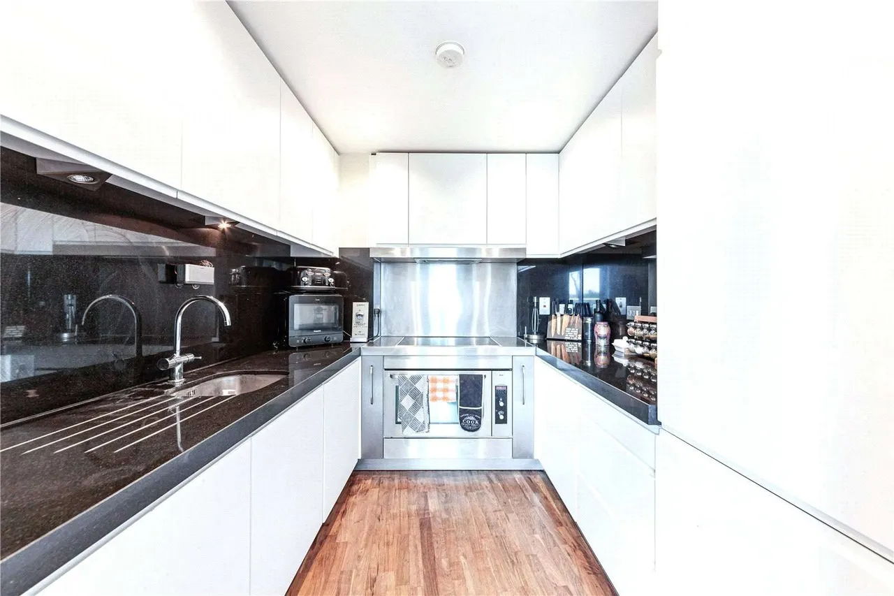 New Providence Wharf, 1 Fairmont Avenue, Canary Wharf, London, E14 9PF, photo 4