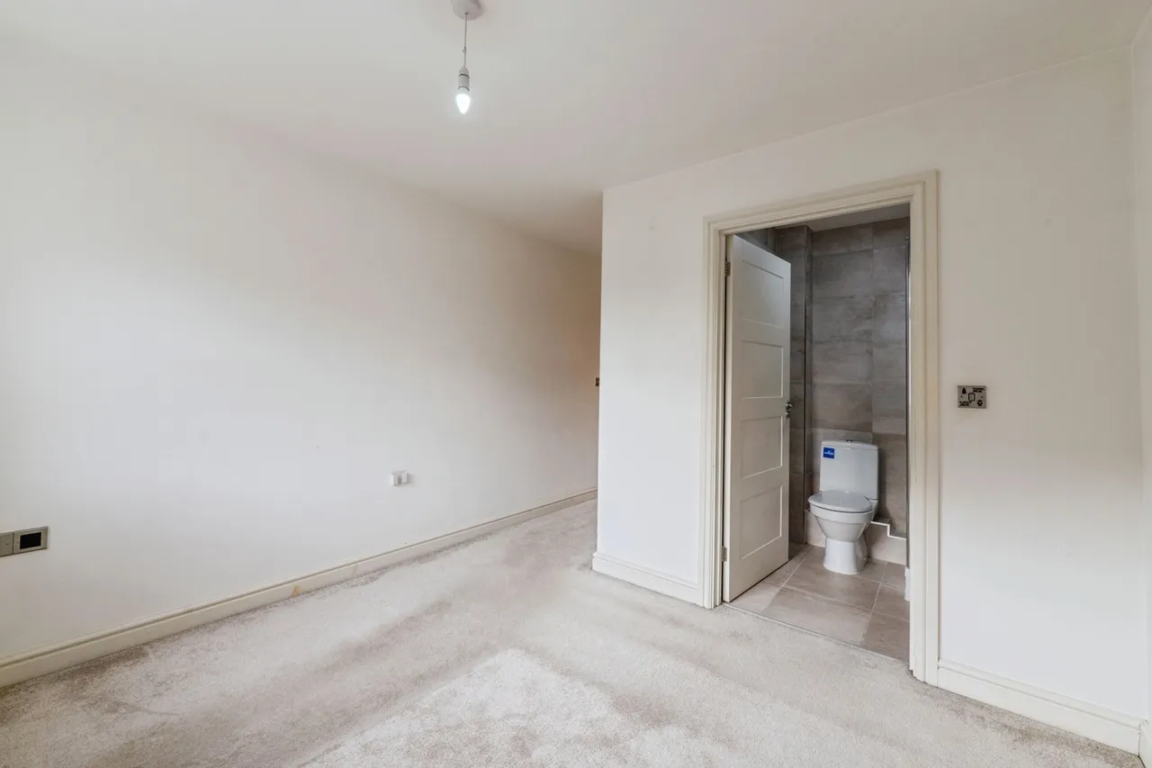 Dudley Close, GRAYS, Essex, RM16, photo 7