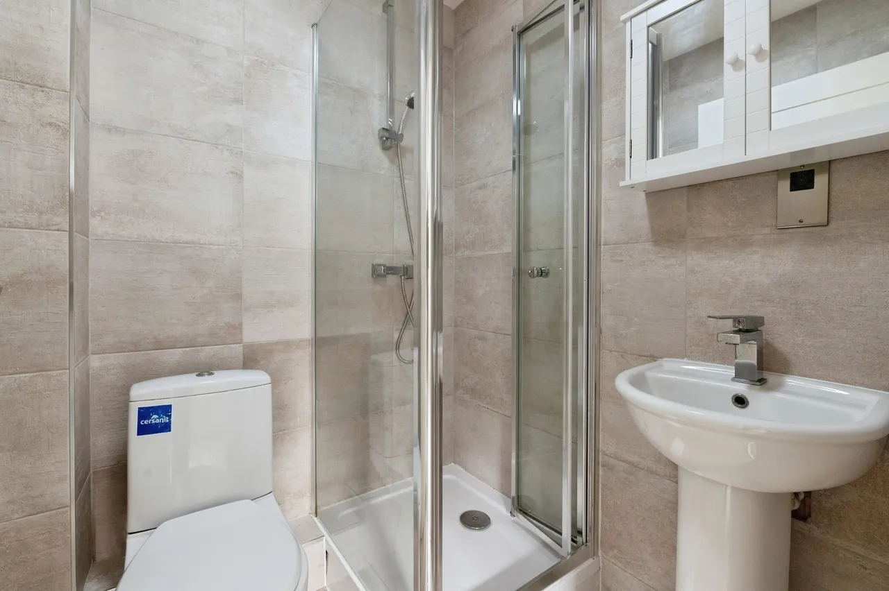 Dudley Close, GRAYS, Essex, RM16, photo 8