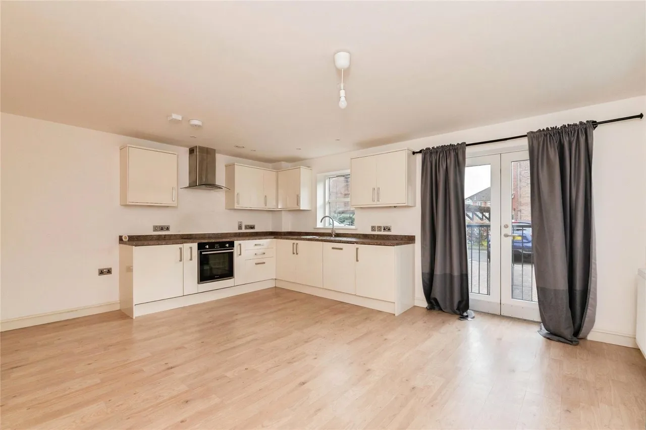 Dudley Close, GRAYS, Essex, RM16, photo 3