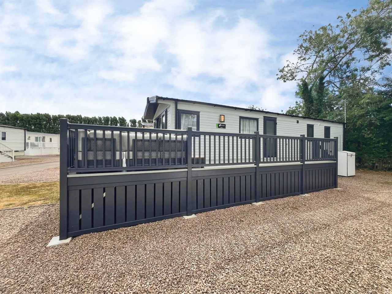 3 bed park home for sale, Tiddington Road, Tiddington, CV37