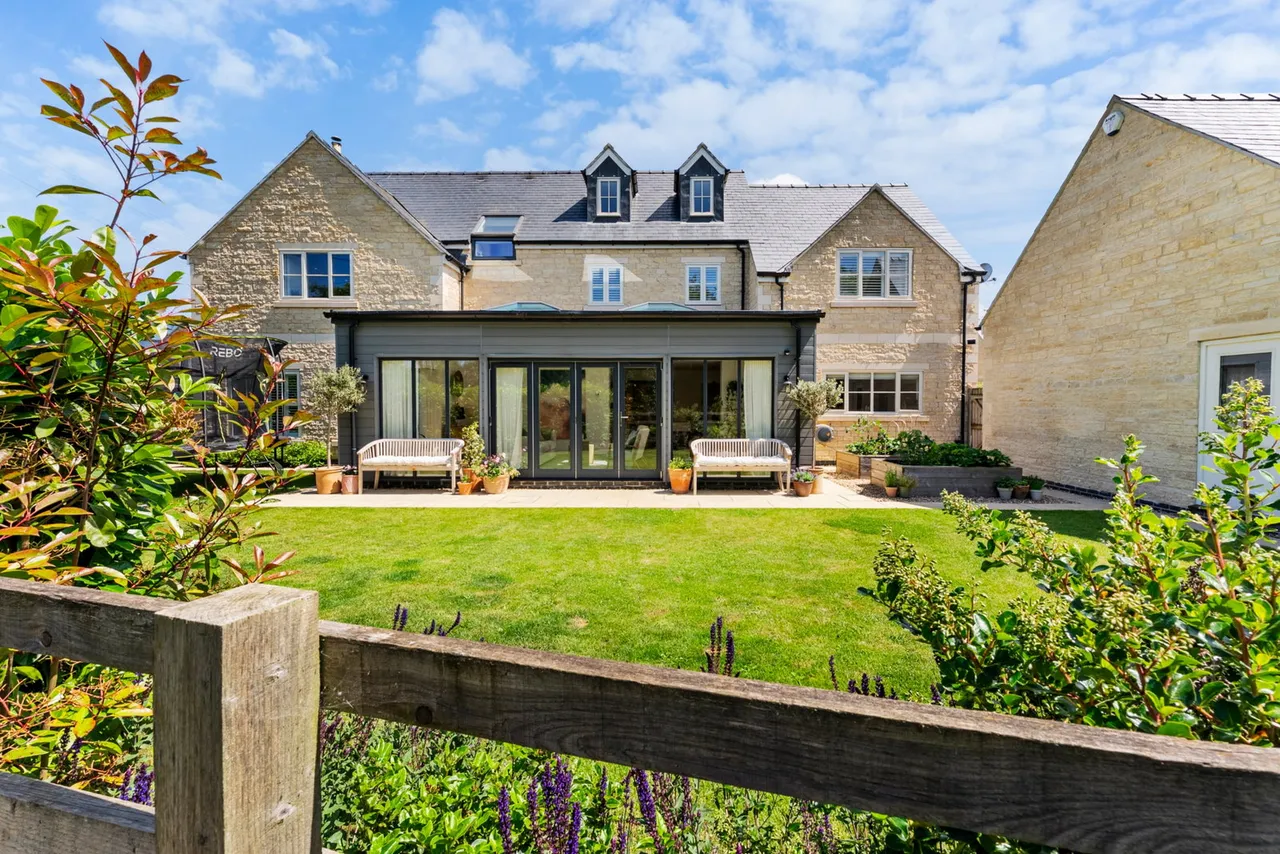 5 bed house for sale — Rivers Edge, Great Casterton, Stamford, Rutland, PE9 4JY