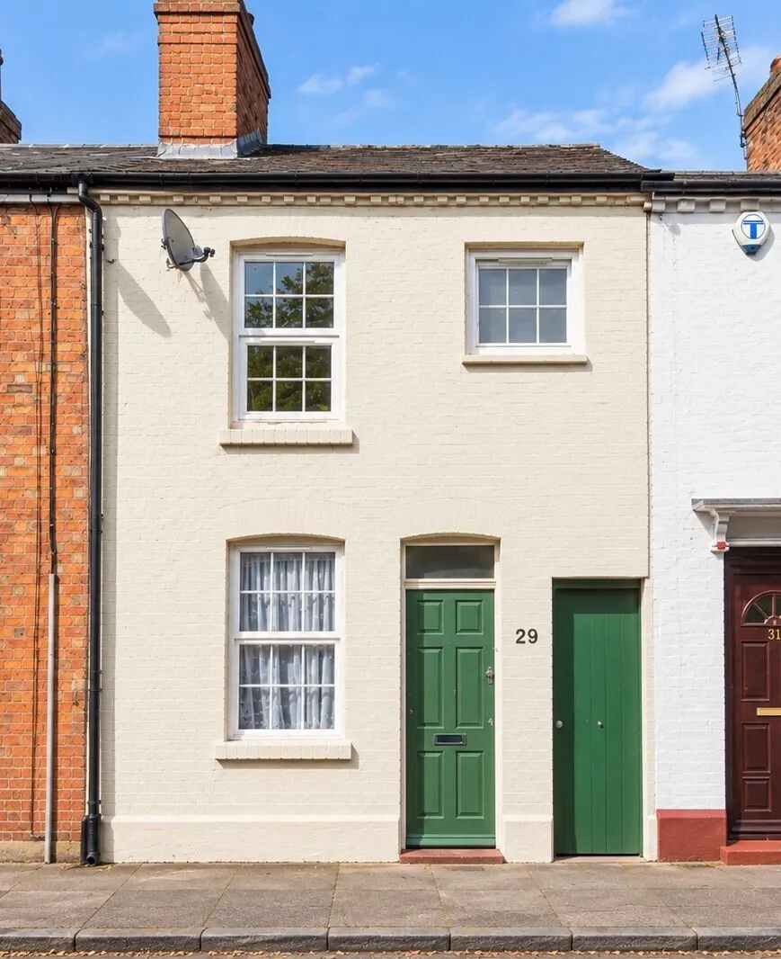 2 bed house for sale — Silver Street, Stony Stratford, MILTON KEYNES