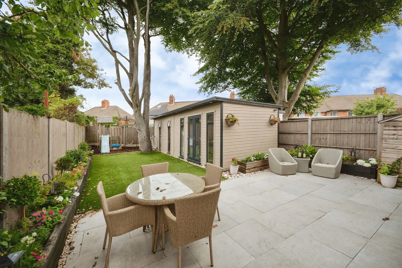 Adams Close, Tipton, photo 12
