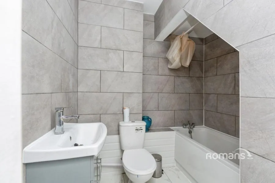 Newport Road, Aldershot, GU12, photo 4