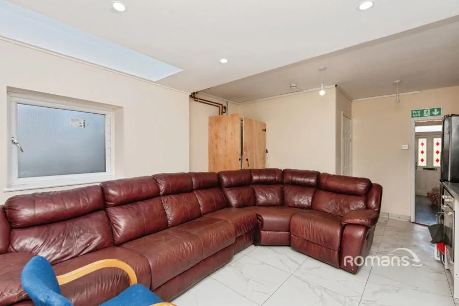 Newport Road, Aldershot, GU12, photo 8